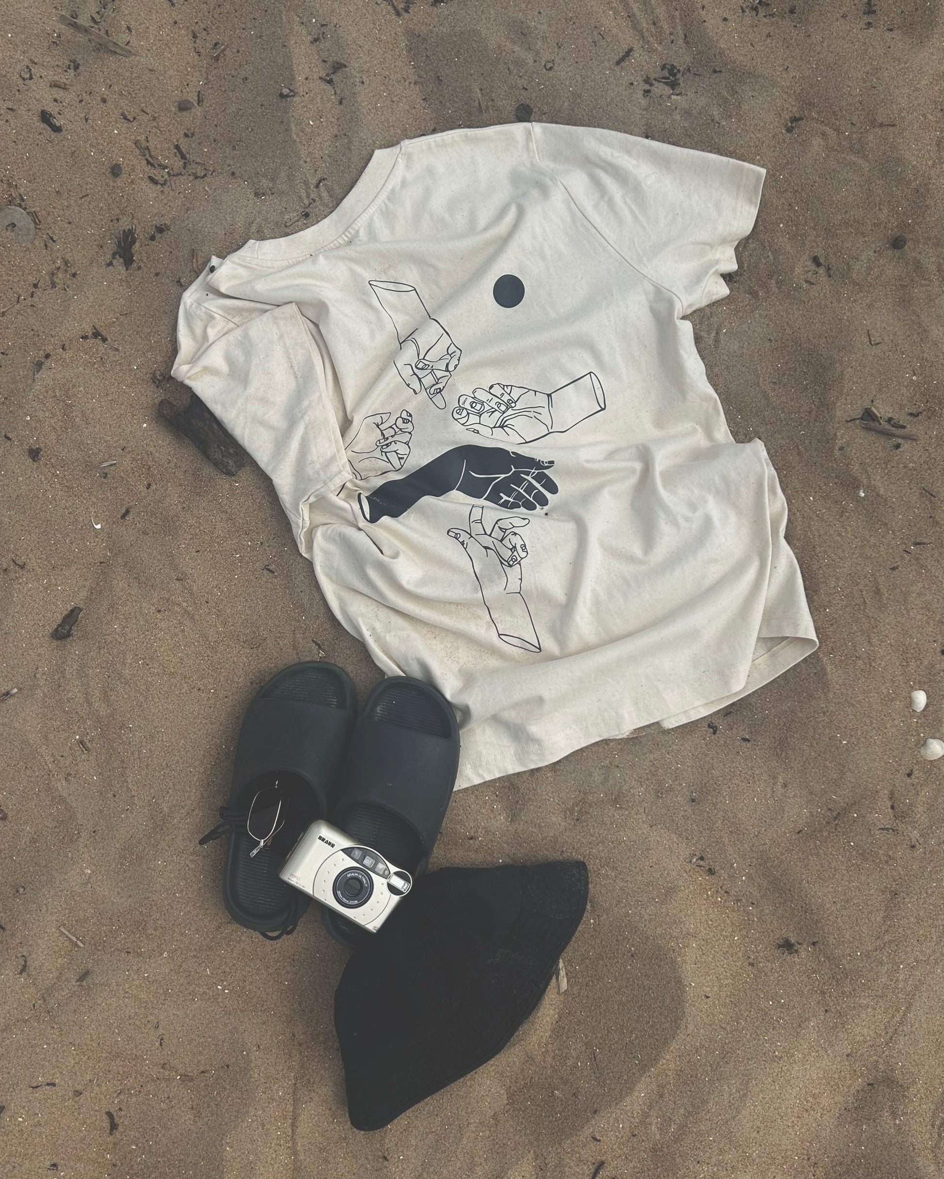 Handsigns -medium oversize fit - cream