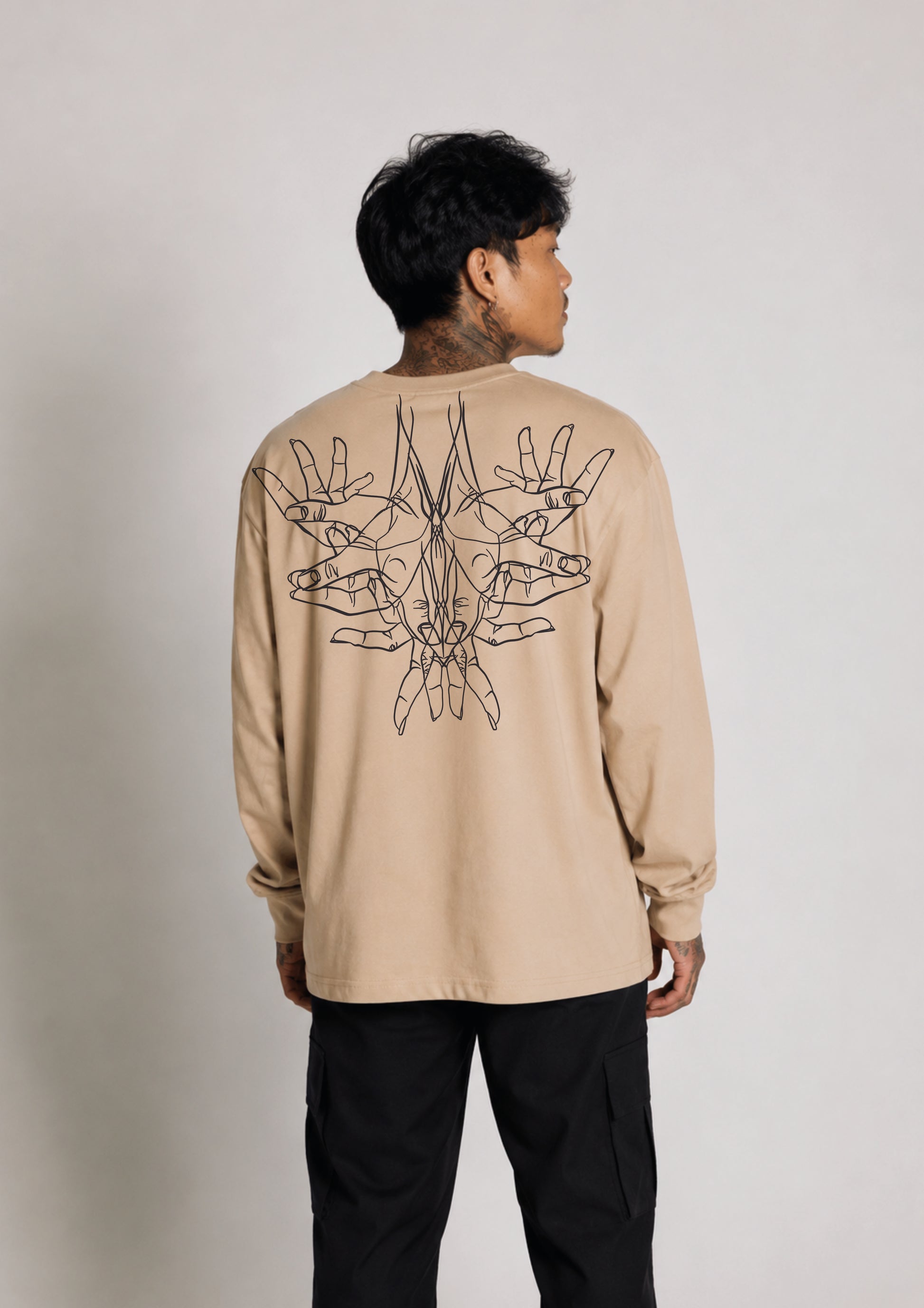 Boxy Longsleeve mit Hand Backprint